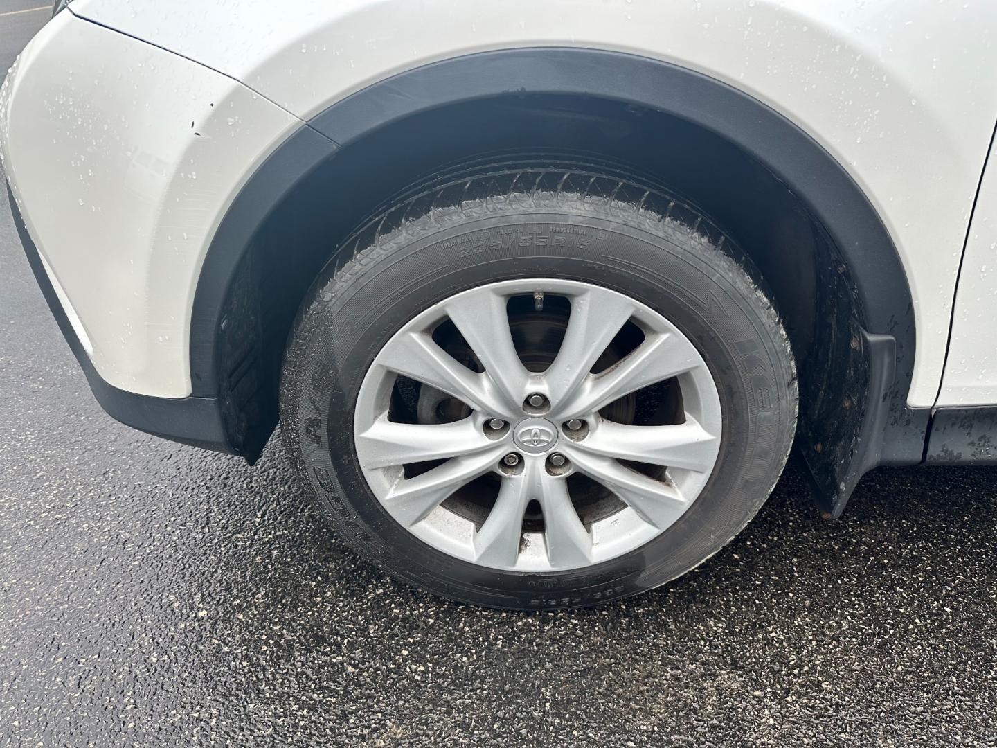 2013 White /Black Toyota RAV4 Limited (2T3DFREV1DW) with an 2.5L I4 DOHC 16V engine, 6-Speed Automatic transmission, located at 547 E. Main St., Orwell, OH, 44076, (440) 437-5893, 41.535435, -80.847855 - Photo#10